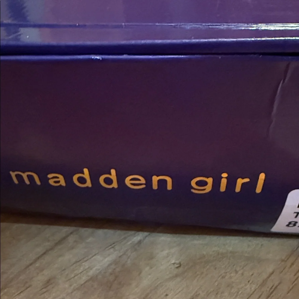 Madden girl Rangerr tan micro boots